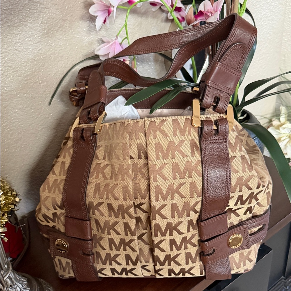 Michael Kors Tan and Brown Monogram Shoulder Bag - Picture 2 of 10